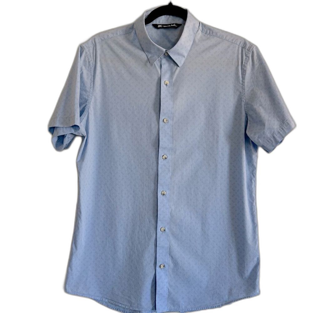 Travis Mathew Light Blue Button Down Short Sleeve Collared Shirt Medium